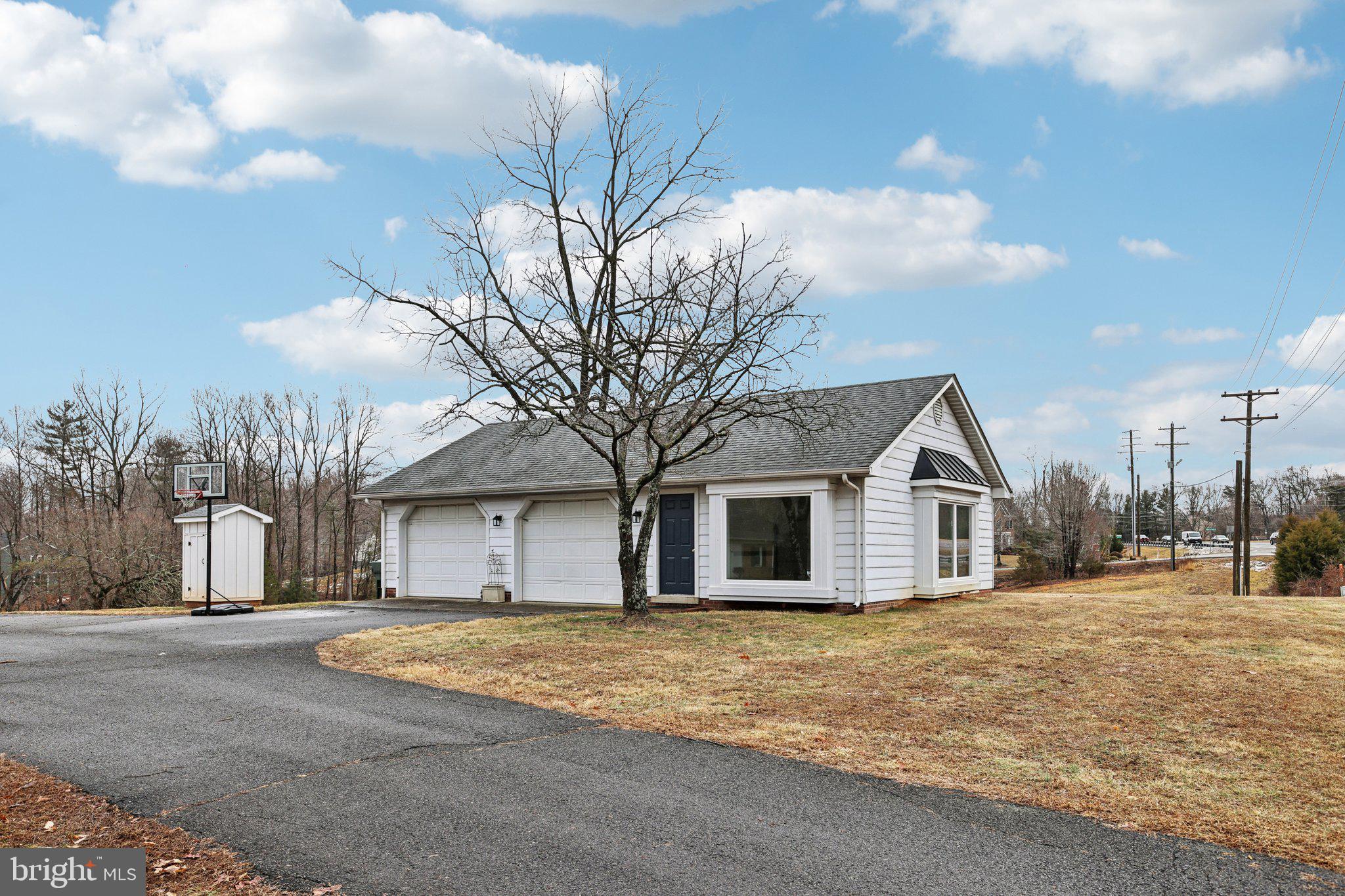 11719 DUMFRIES ROAD