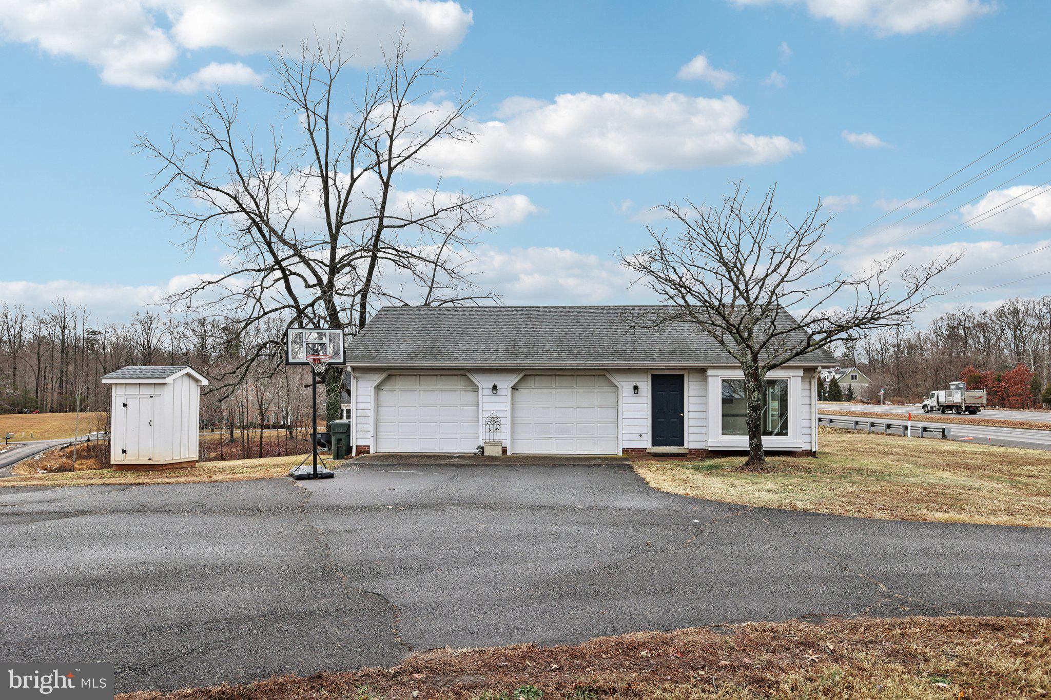 11719 DUMFRIES ROAD