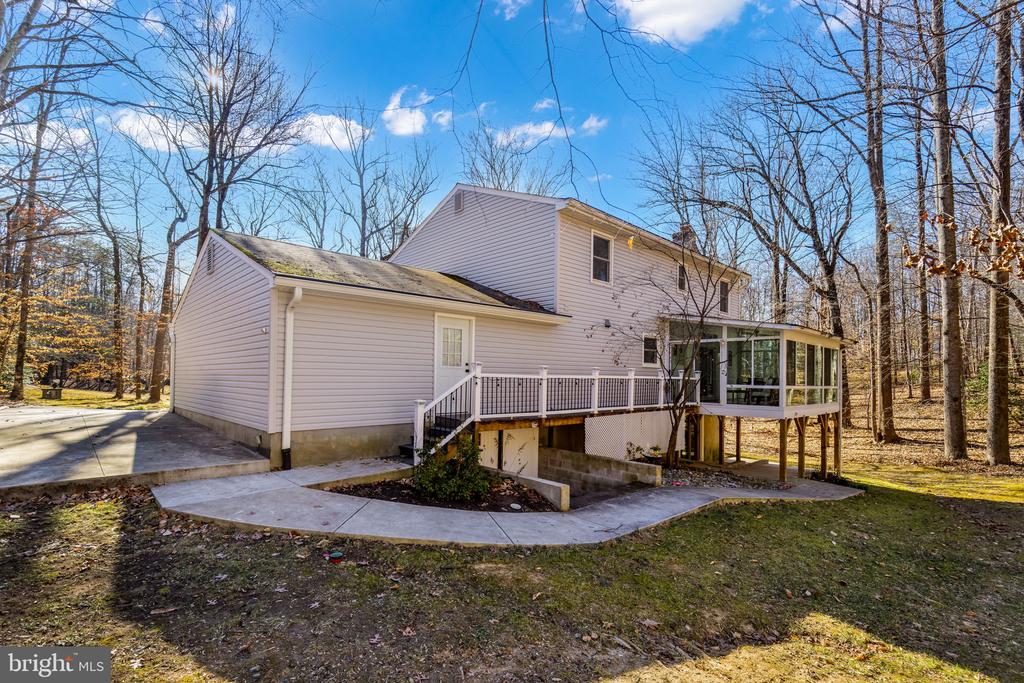 5356 WADE LANE