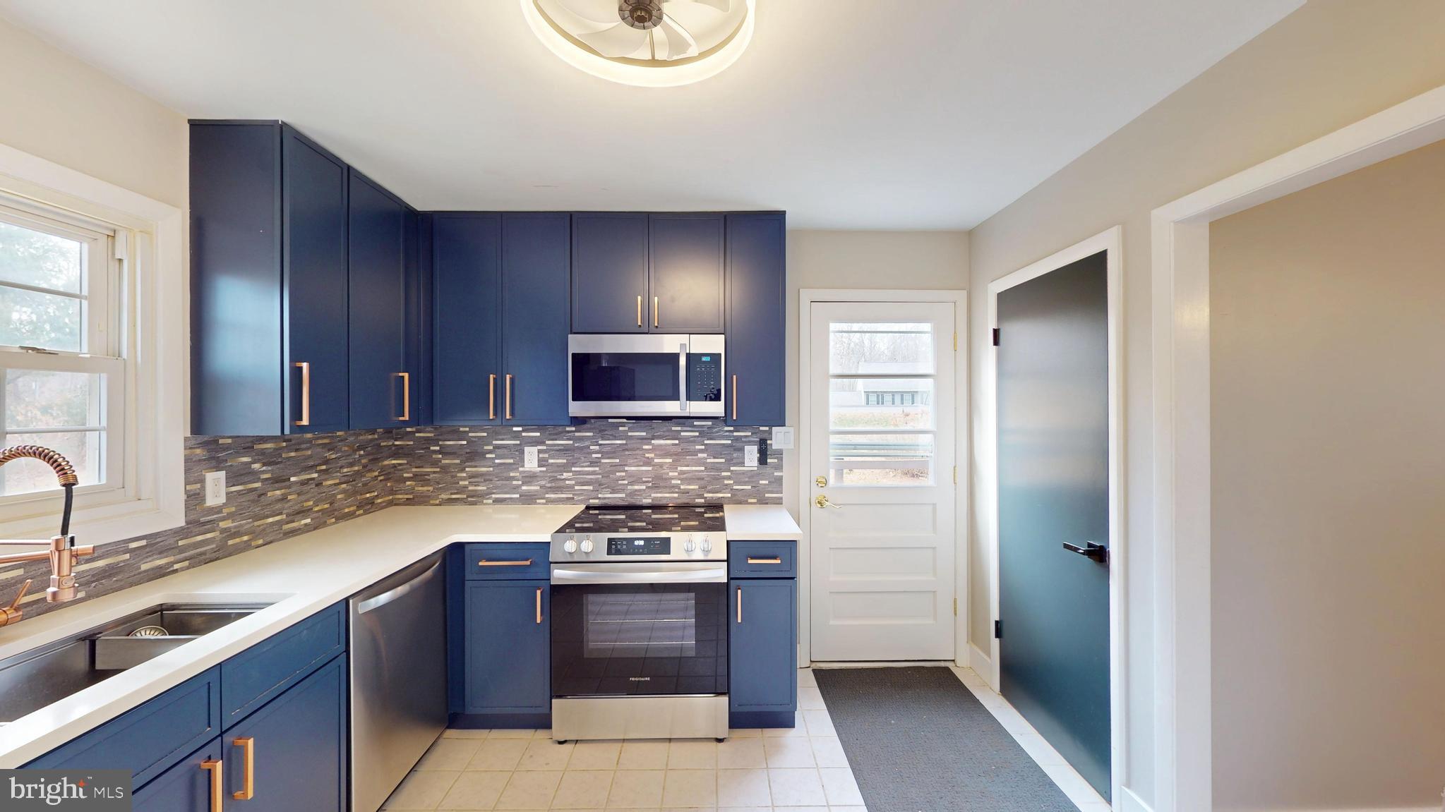 11813 CORNWELL DRIVE