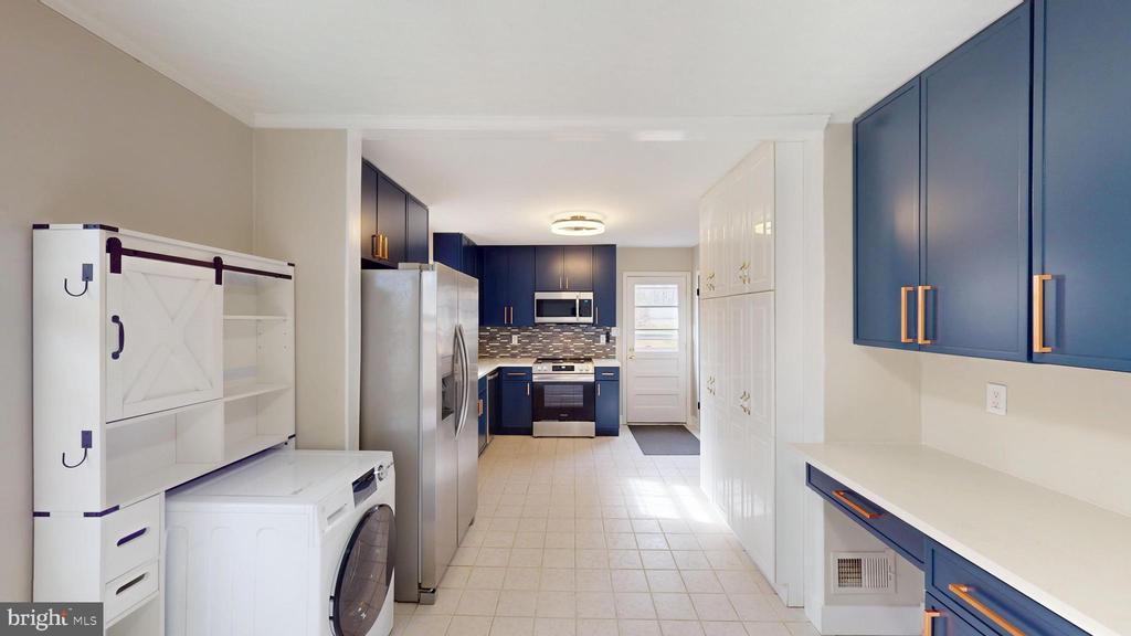 11813 CORNWELL DRIVE