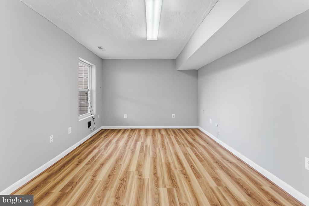 7989 FLAGER CIRCLE