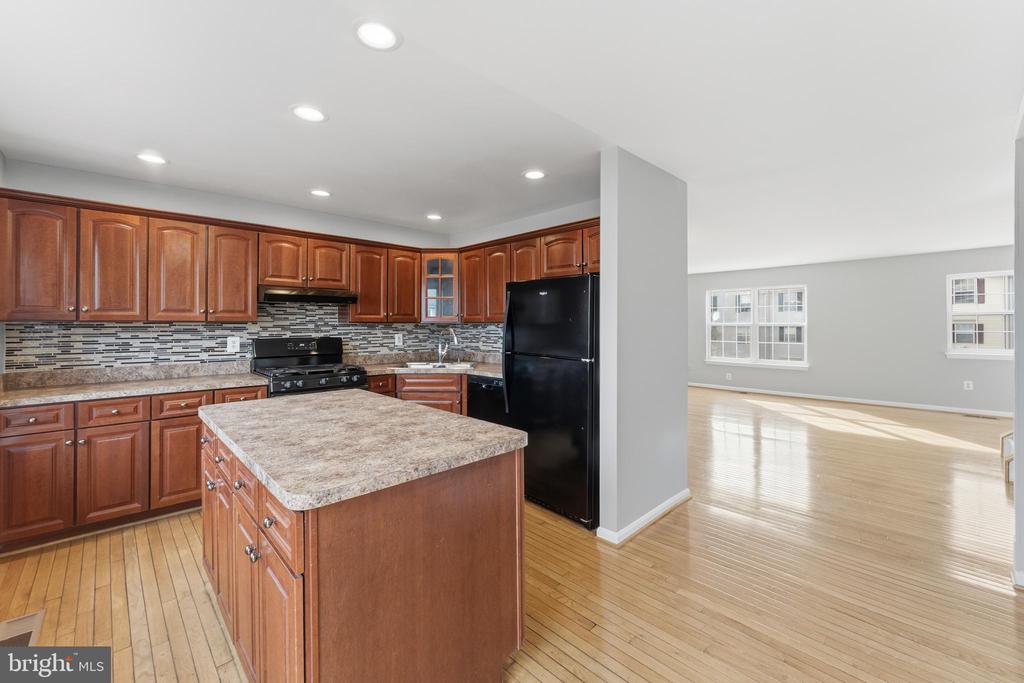 7989 FLAGER CIRCLE