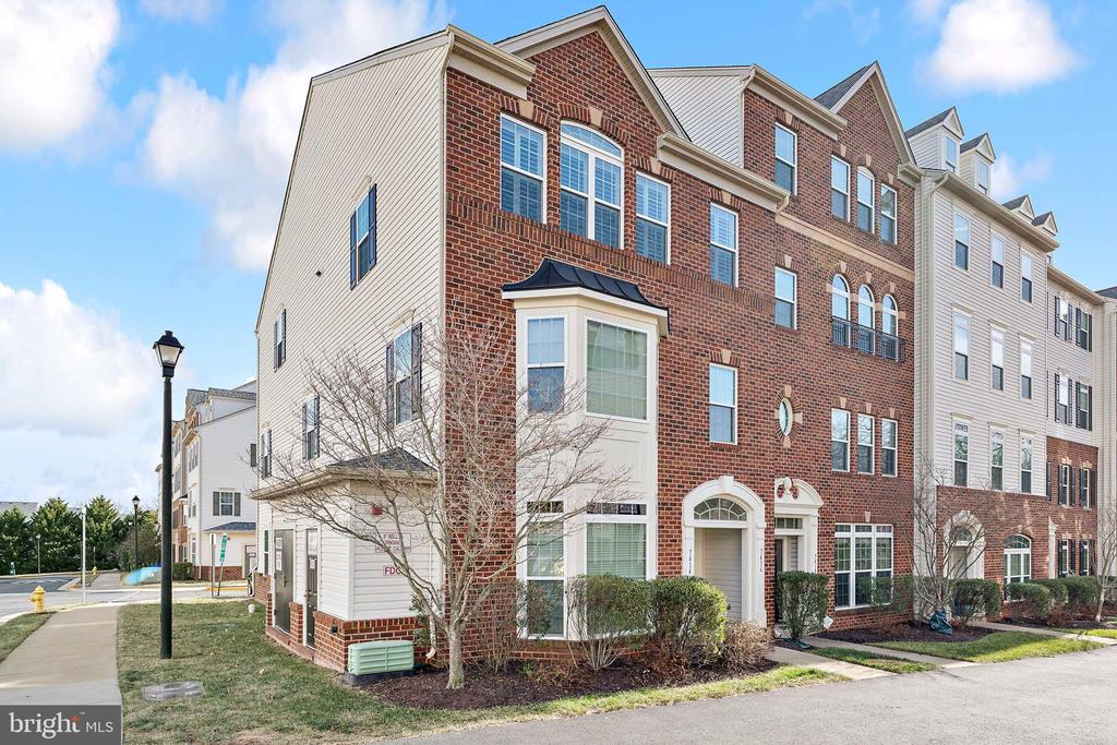 7416 BRUNSON CIRCLE