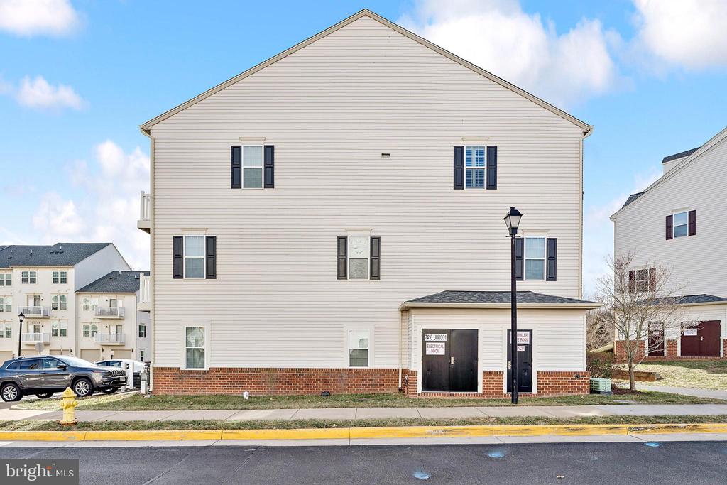 7416 BRUNSON CIRCLE