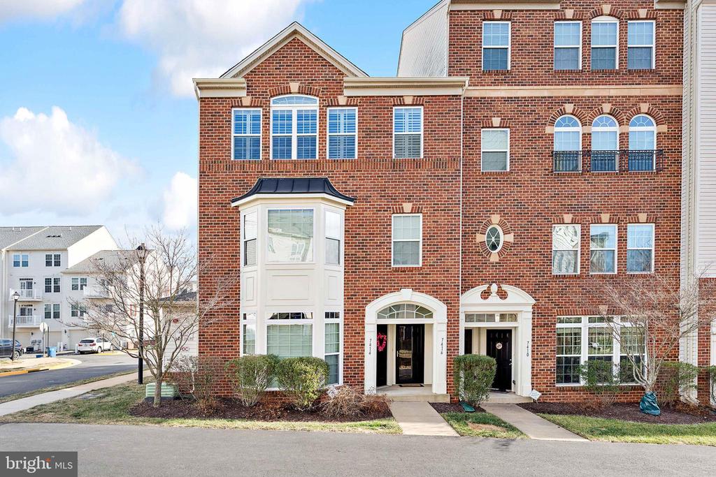 7416 BRUNSON CIRCLE
