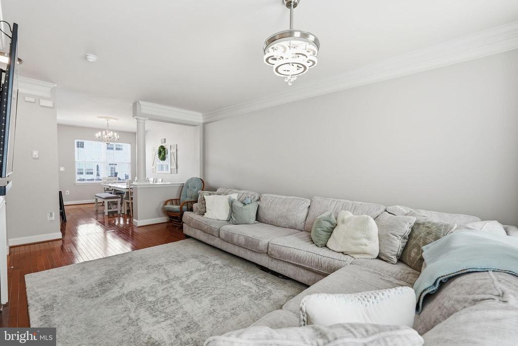 5027 POTOMAC HIGHLANDS CIRCLE