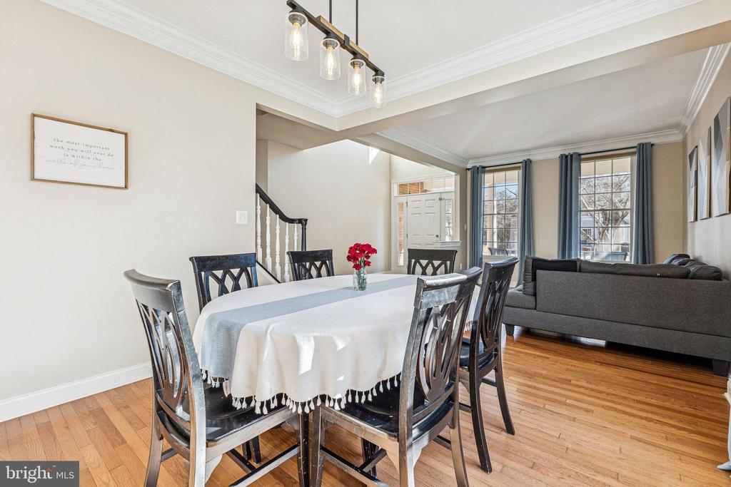 5793 WATERLOO BRIDGE CIRCLE
