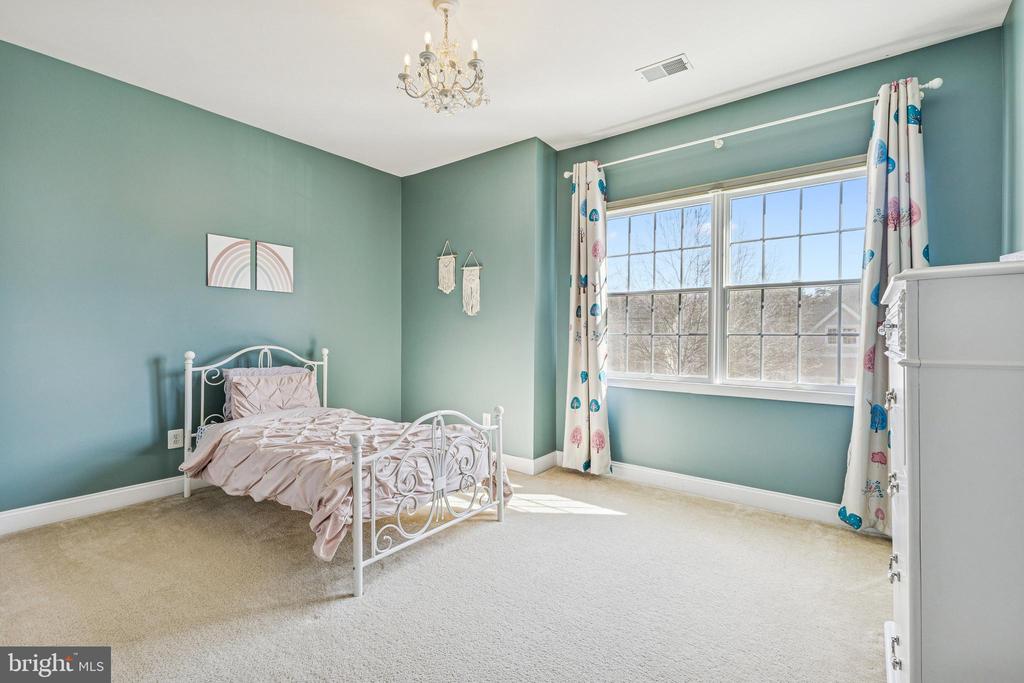 5793 WATERLOO BRIDGE CIRCLE