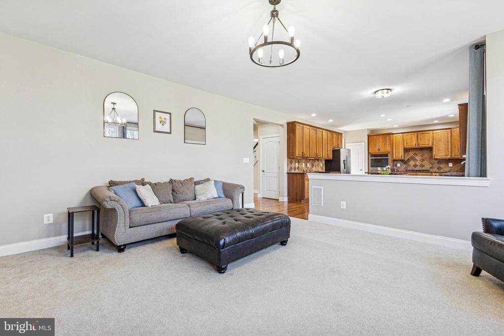 5793 WATERLOO BRIDGE CIRCLE