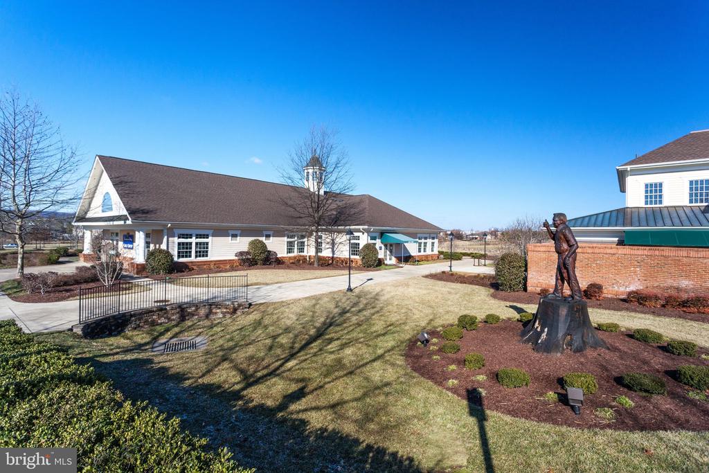 5793 WATERLOO BRIDGE CIRCLE