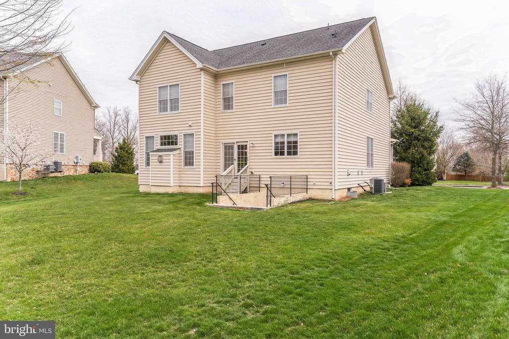 5793 WATERLOO BRIDGE CIRCLE