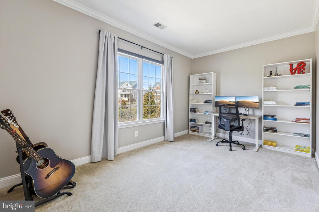 5793 WATERLOO BRIDGE CIRCLE