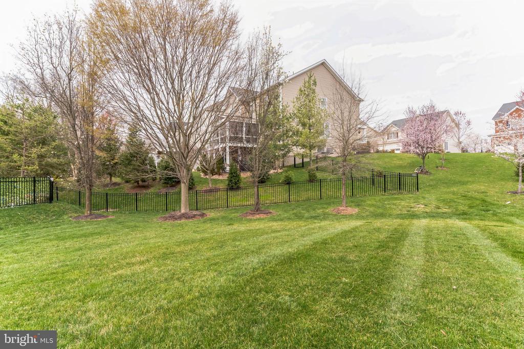 5793 WATERLOO BRIDGE CIRCLE