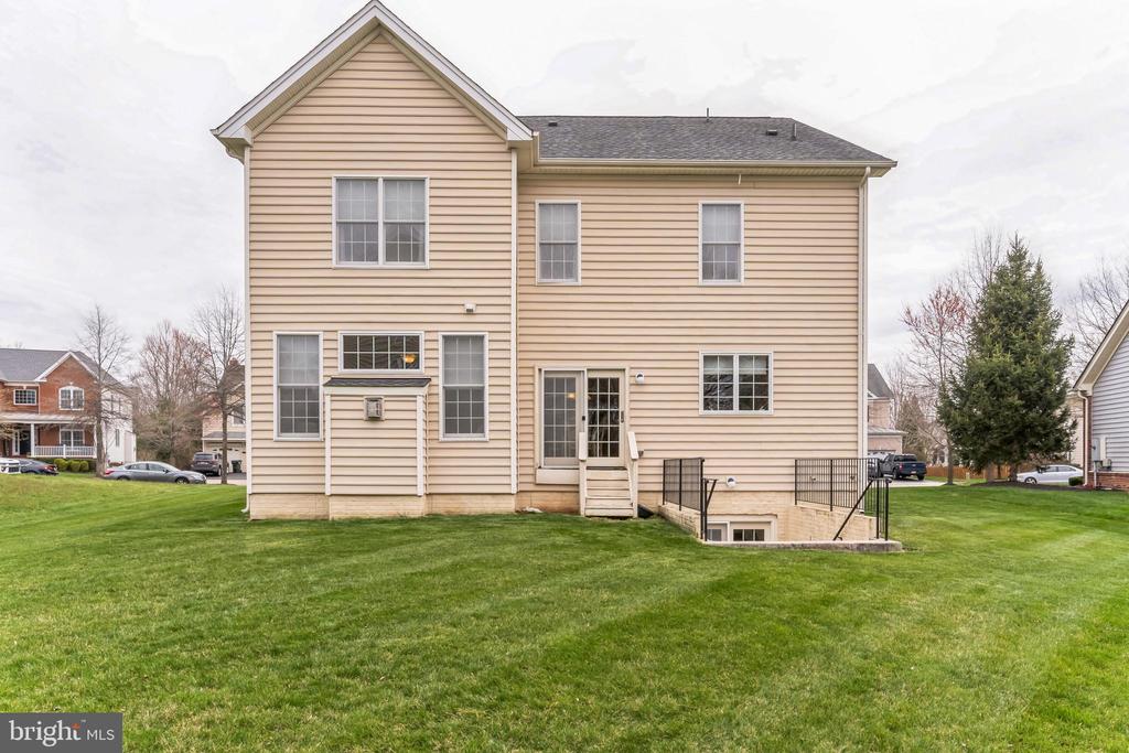 5793 WATERLOO BRIDGE CIRCLE