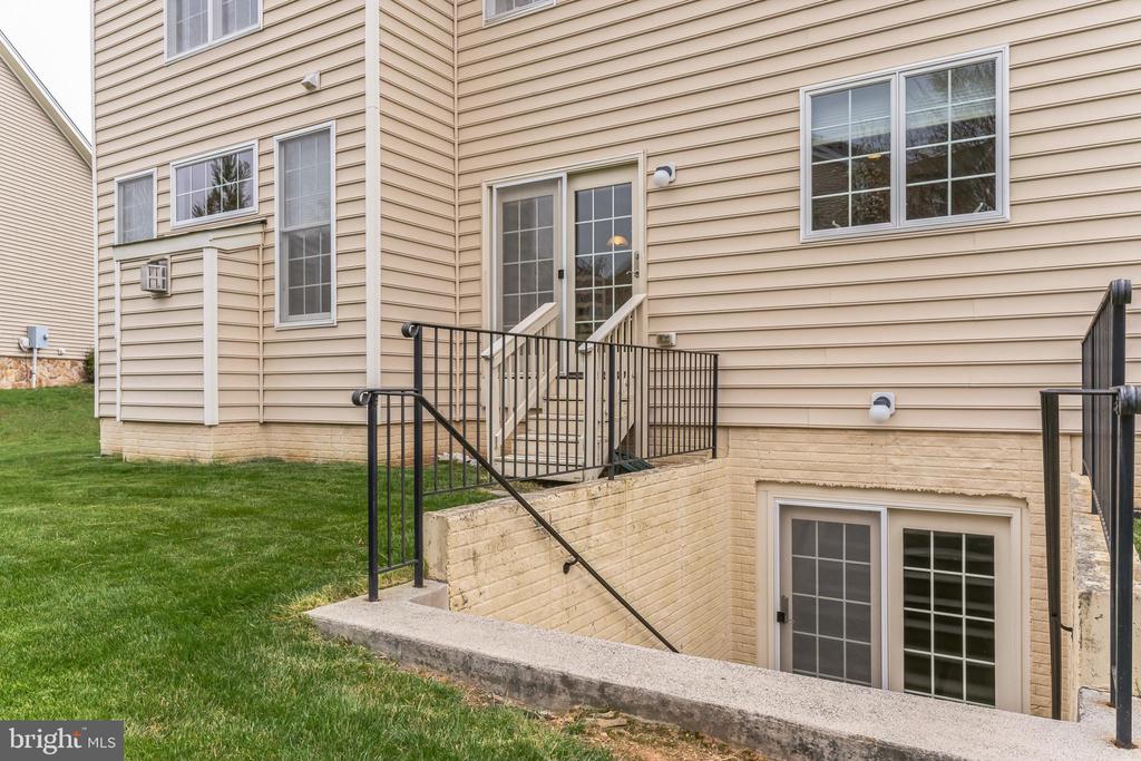 5793 WATERLOO BRIDGE CIRCLE