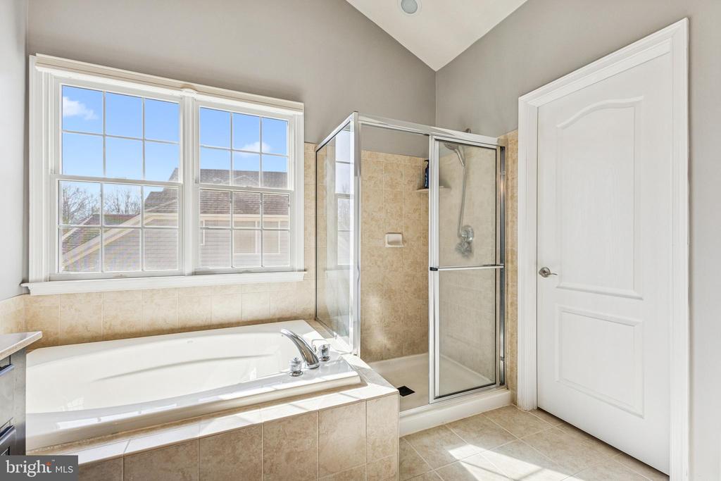 5793 WATERLOO BRIDGE CIRCLE