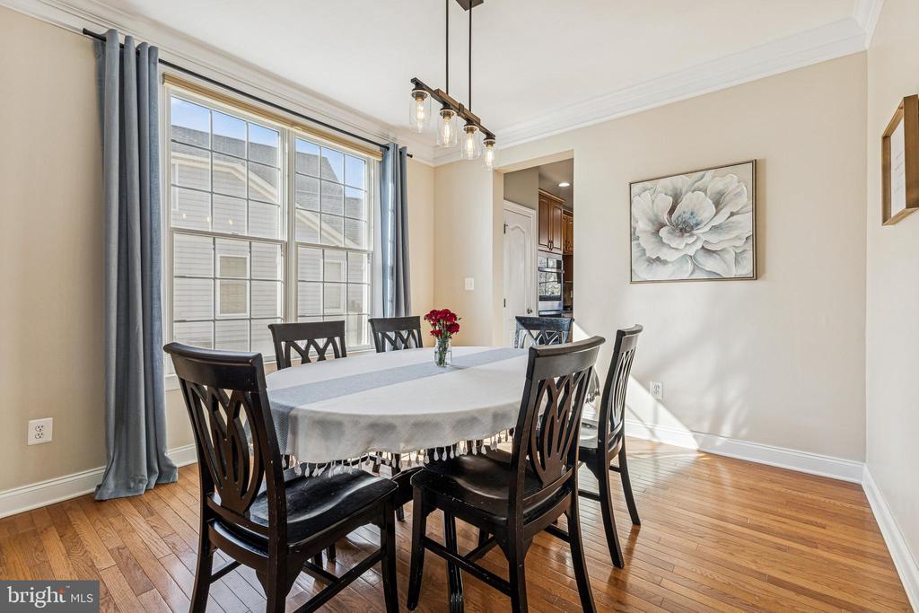 5793 WATERLOO BRIDGE CIRCLE