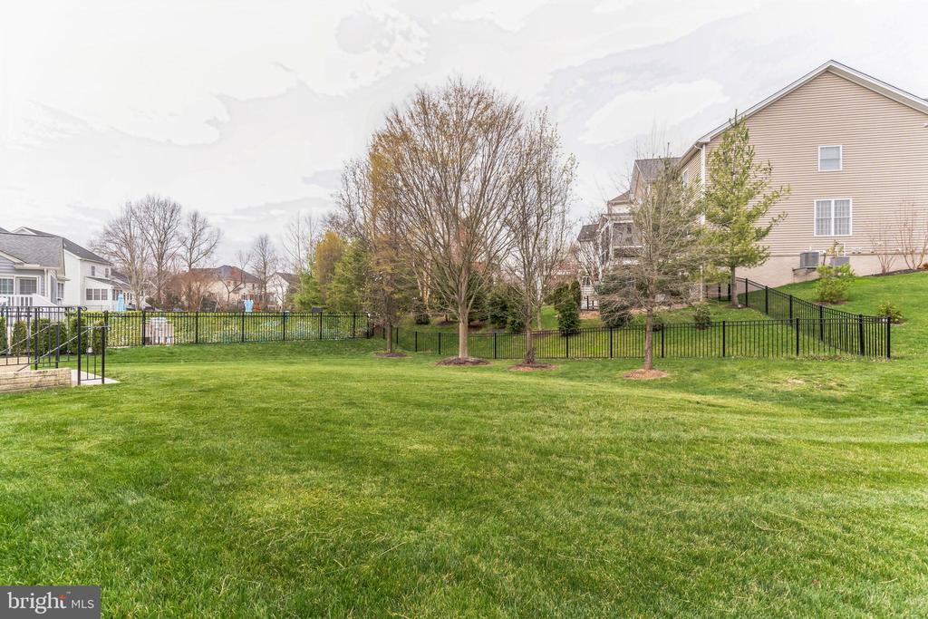 5793 WATERLOO BRIDGE CIRCLE