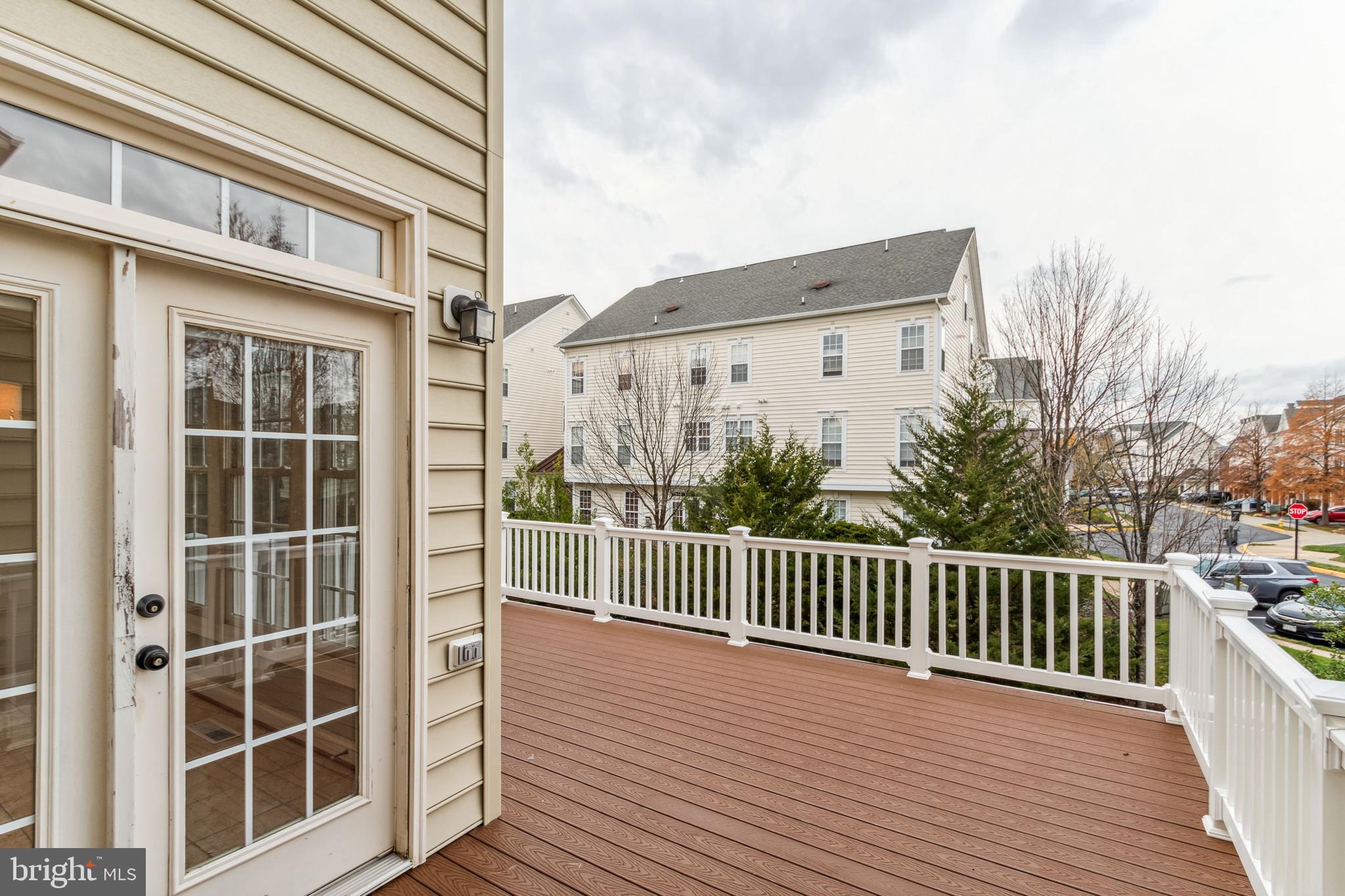 6910 STANWICK SQUARE