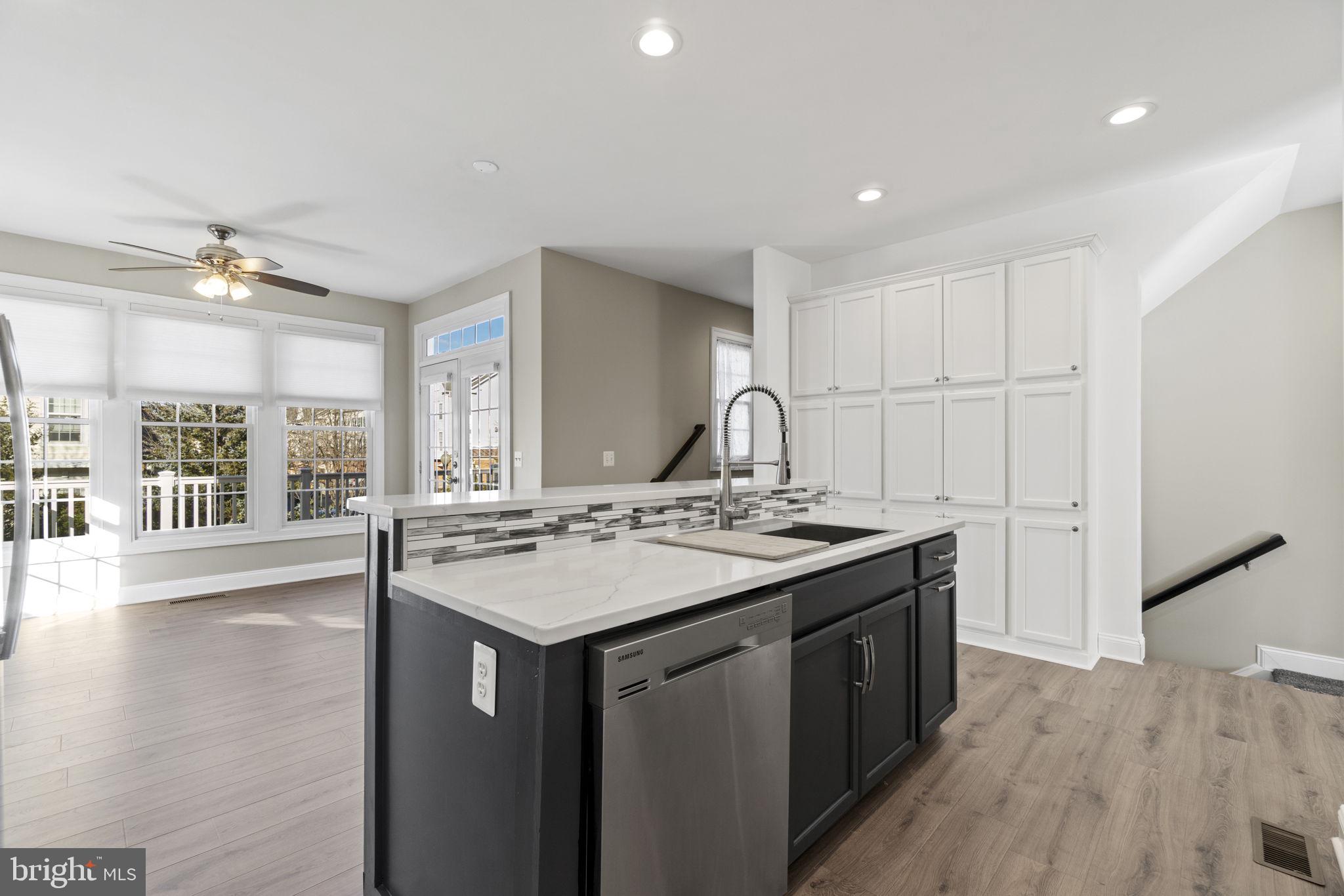 6910 STANWICK SQUARE