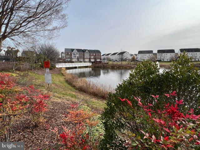 6910 STANWICK SQUARE