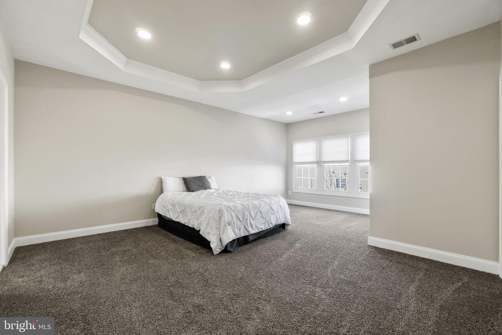 6910 STANWICK SQUARE