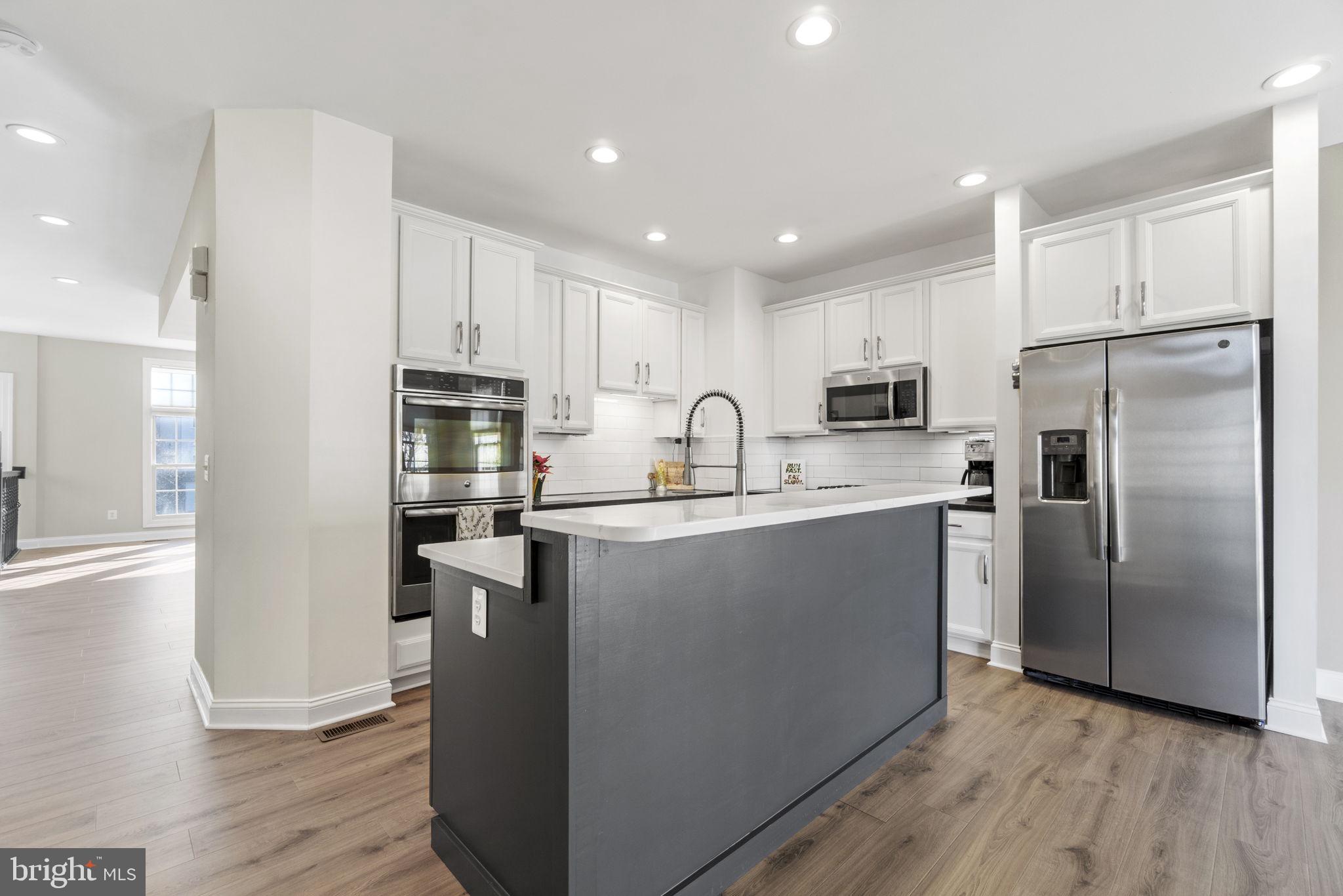 6910 STANWICK SQUARE