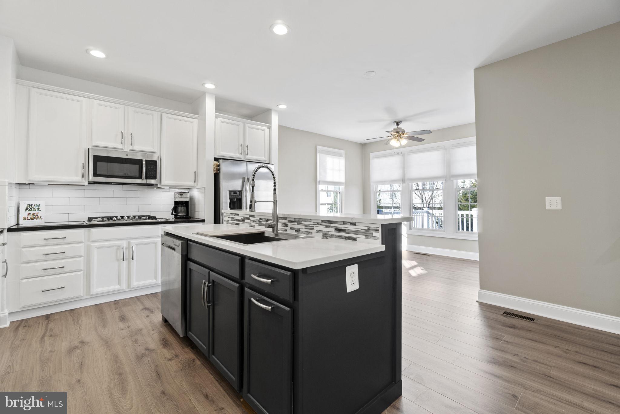 6910 STANWICK SQUARE