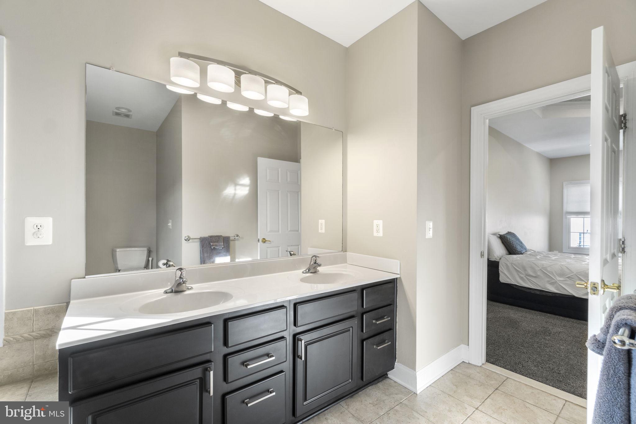 6910 STANWICK SQUARE