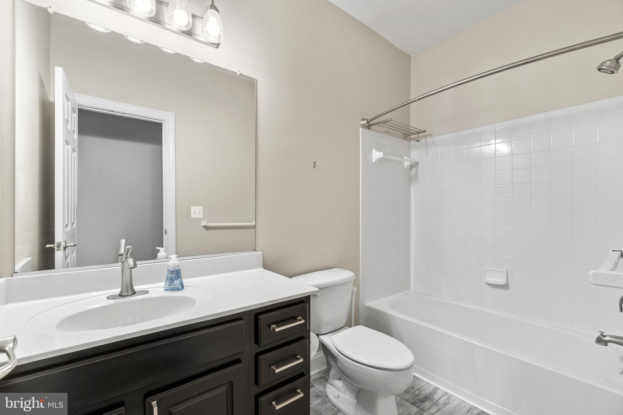 6910 STANWICK SQUARE