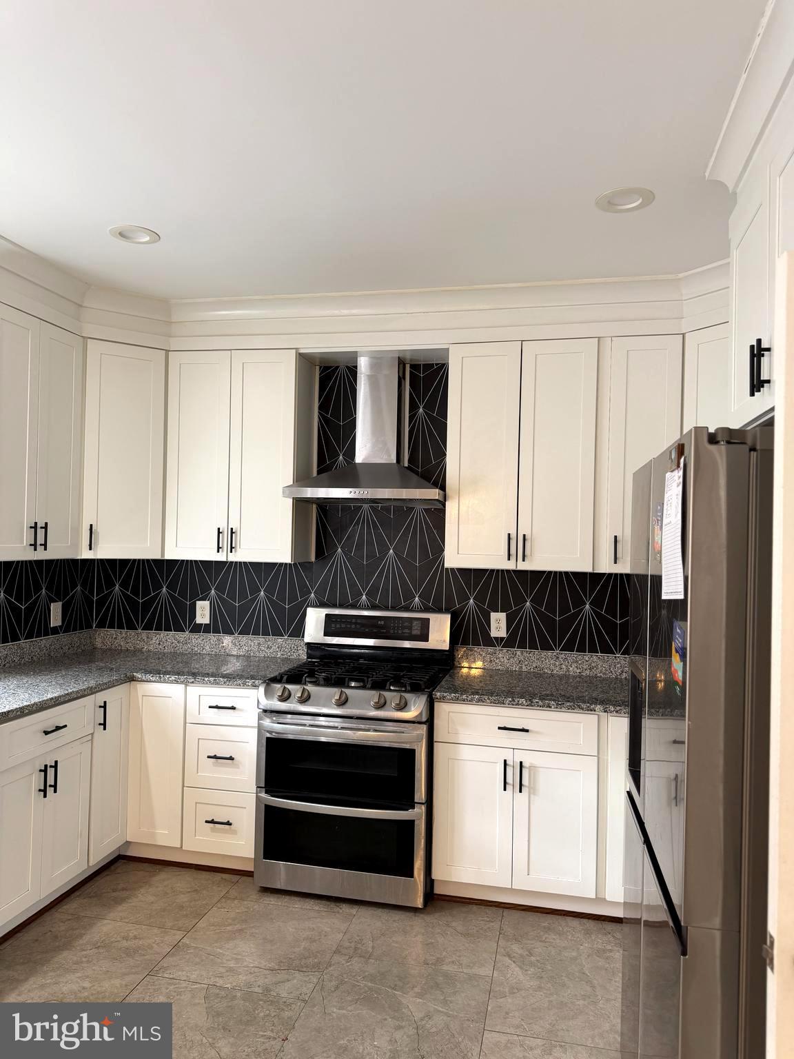 13580 DEN HOLLOW COURT