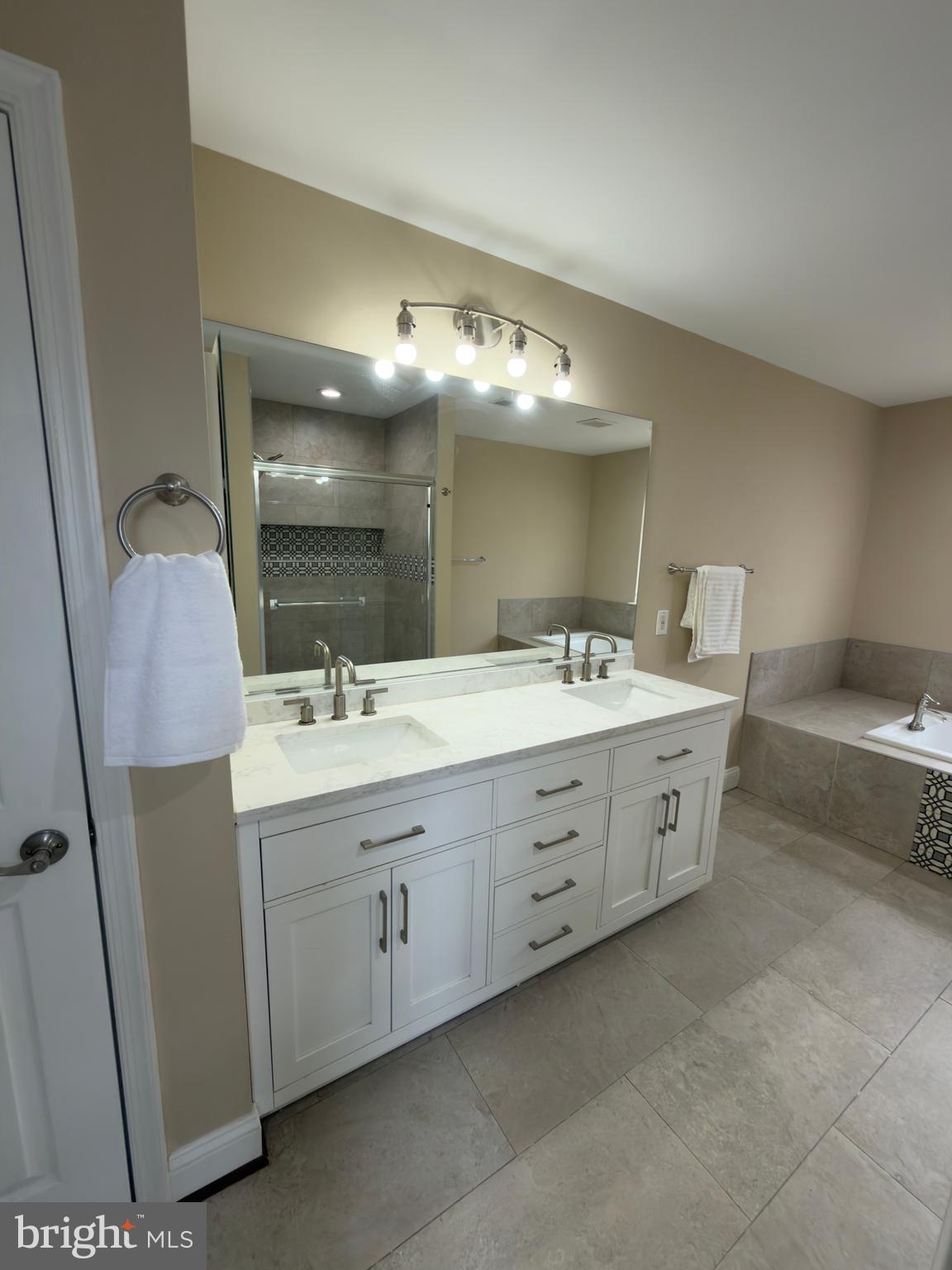 13580 DEN HOLLOW COURT