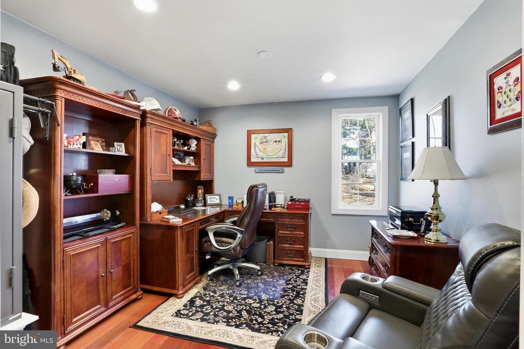 4363 SNOW HILL DRIVE