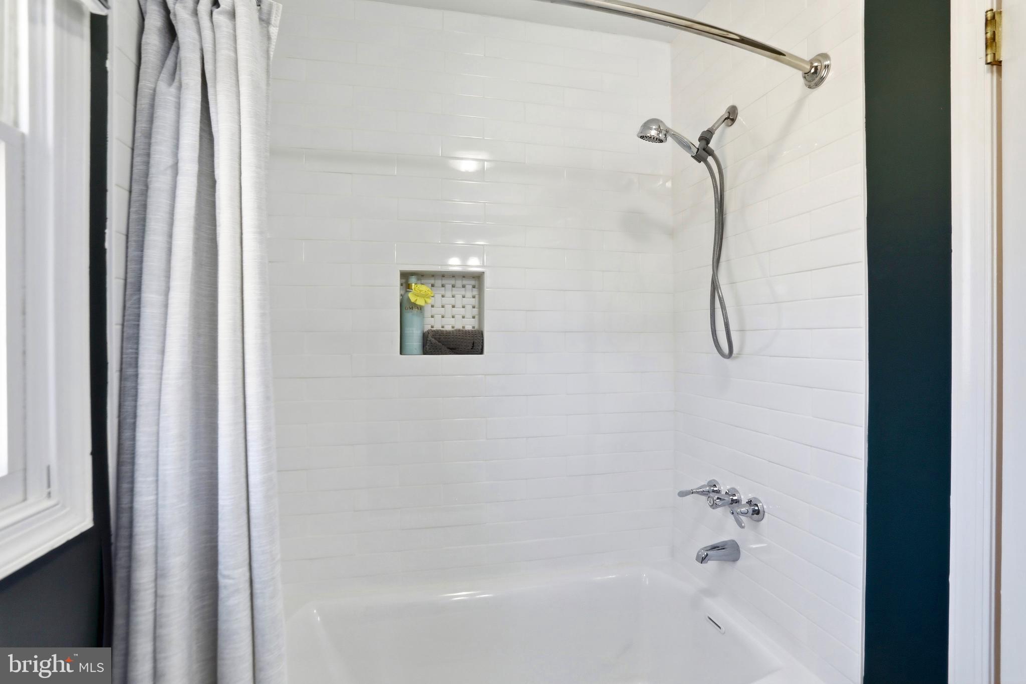 4363 SNOW HILL DRIVE