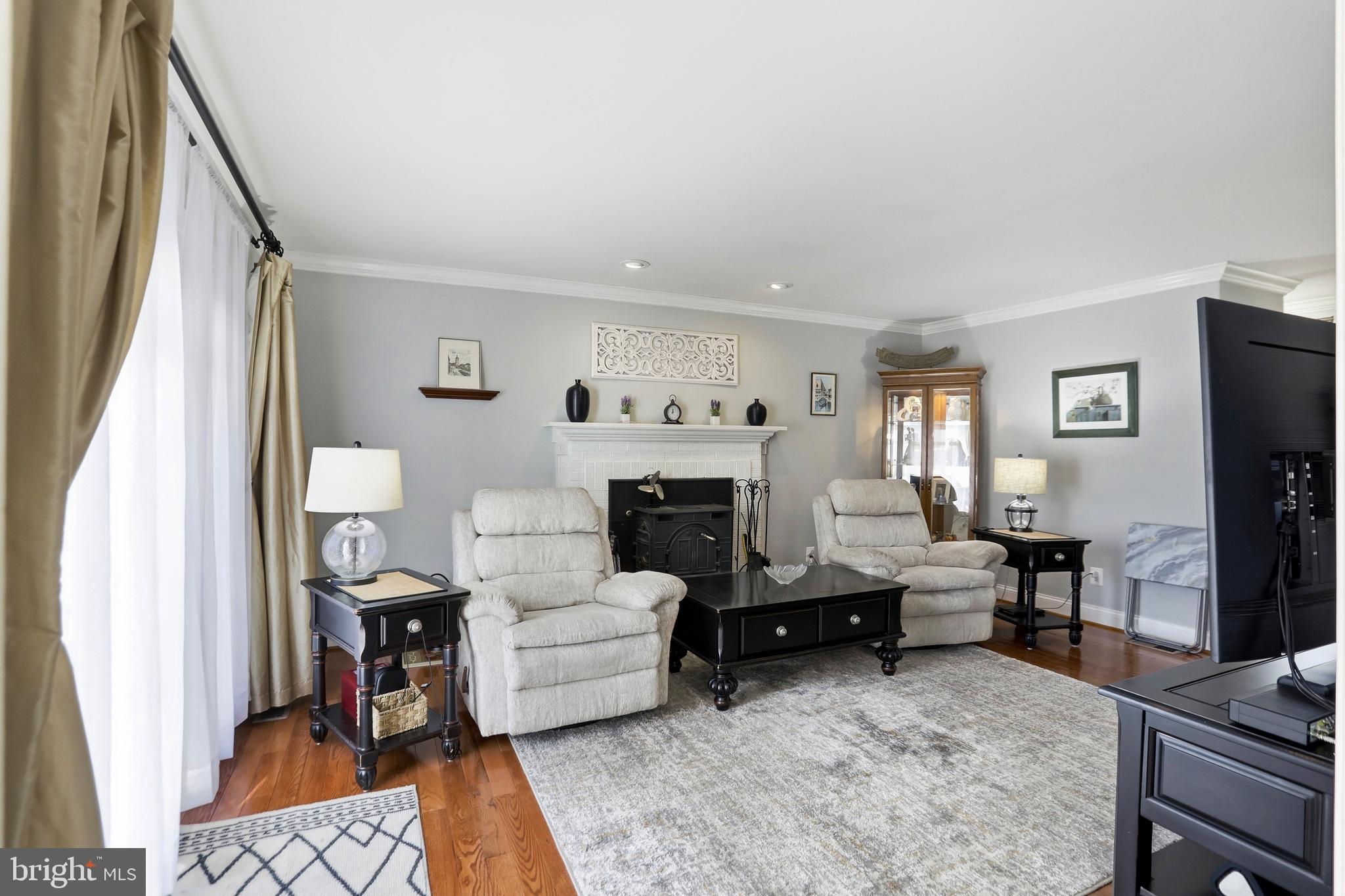 4363 SNOW HILL DRIVE