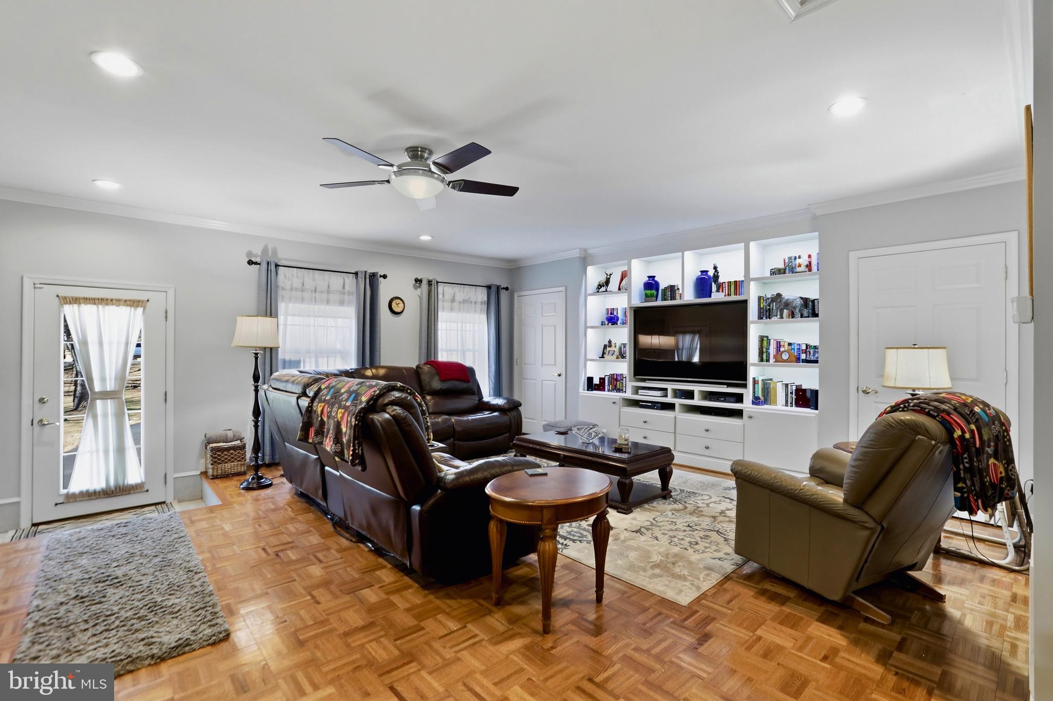 4363 SNOW HILL DRIVE