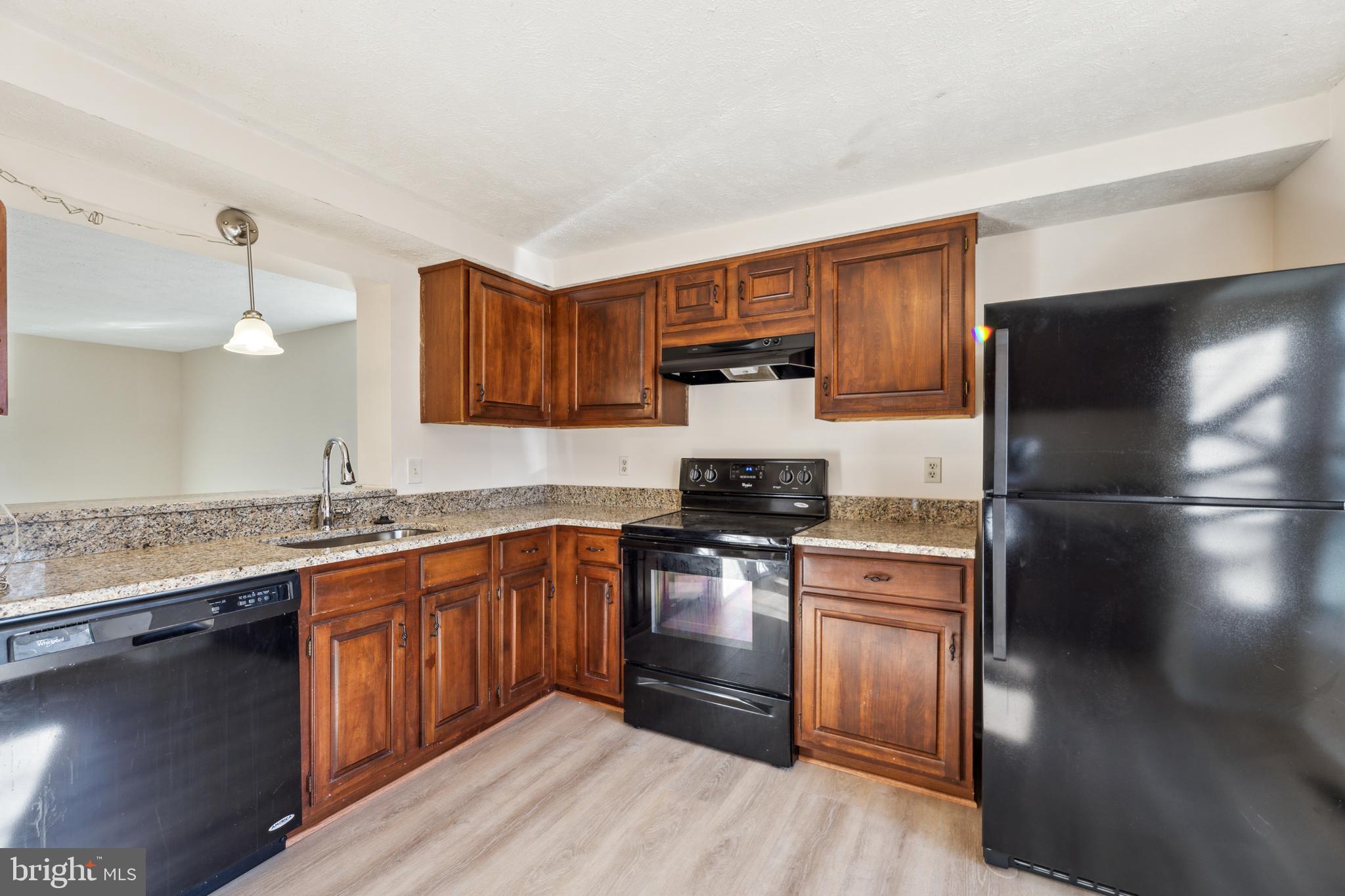 15023 OAK CREST COURT