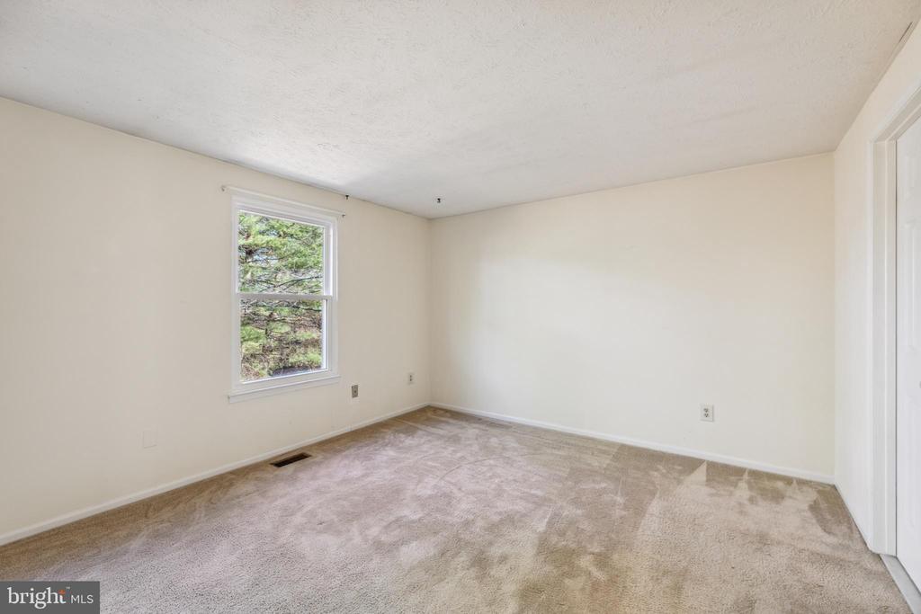 15023 OAK CREST COURT
