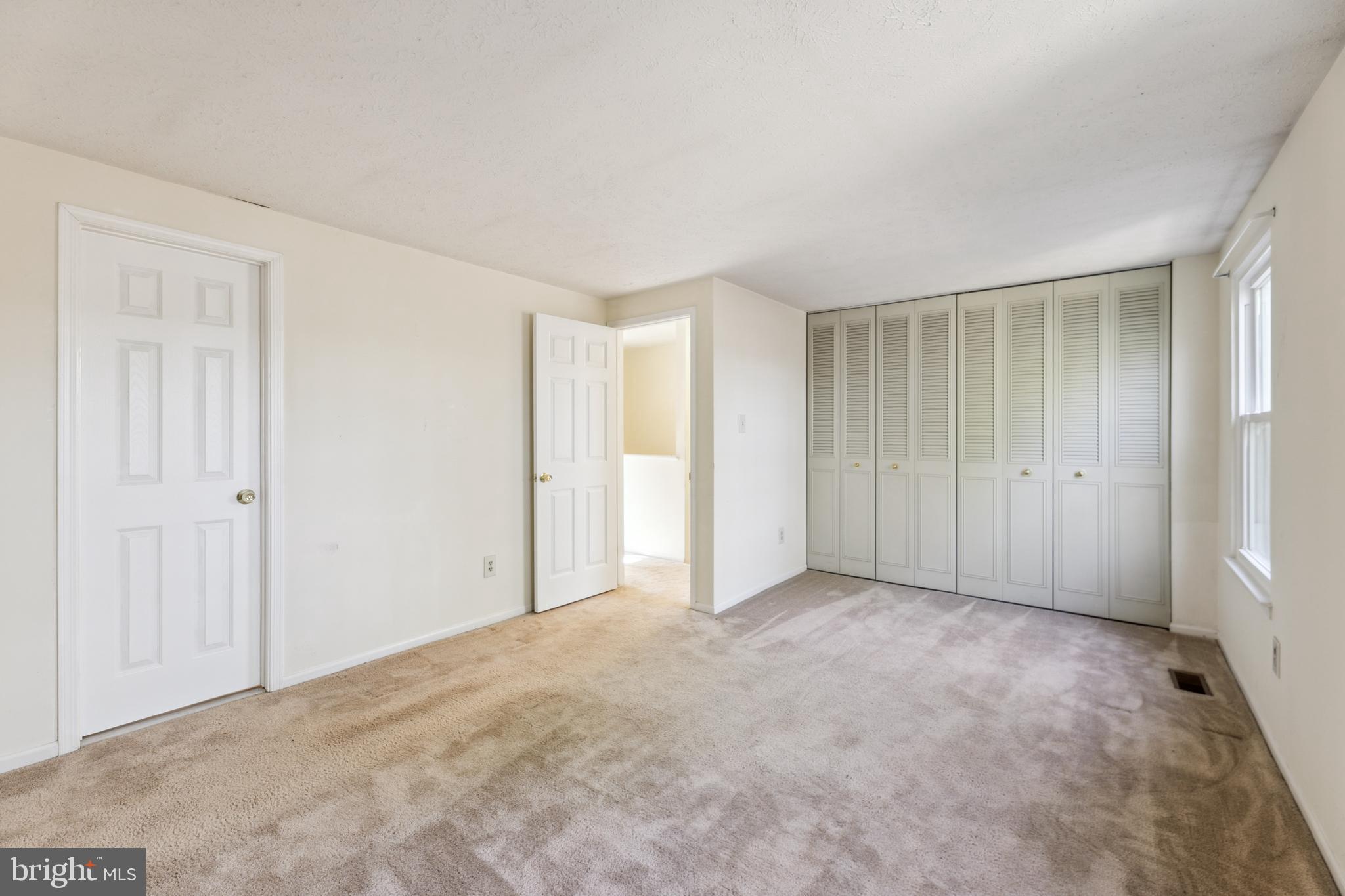 15023 OAK CREST COURT