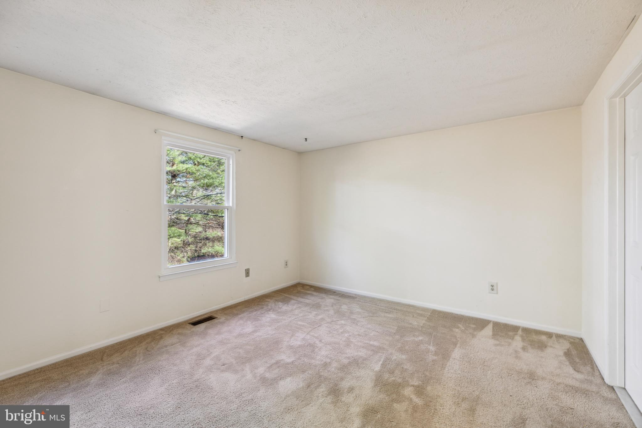 15023 OAK CREST COURT