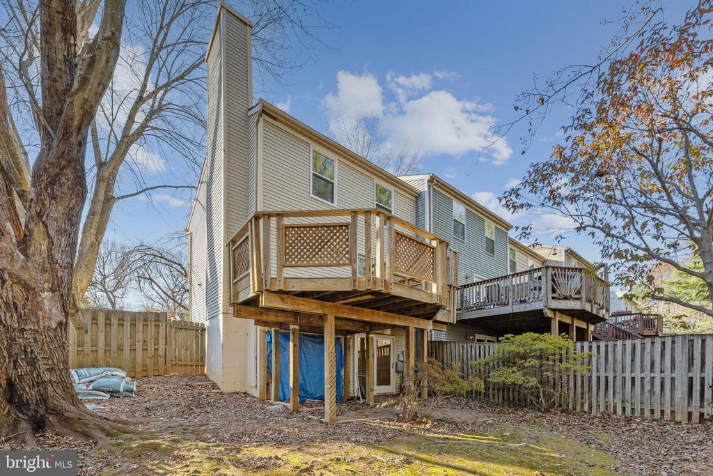 15023 OAK CREST COURT