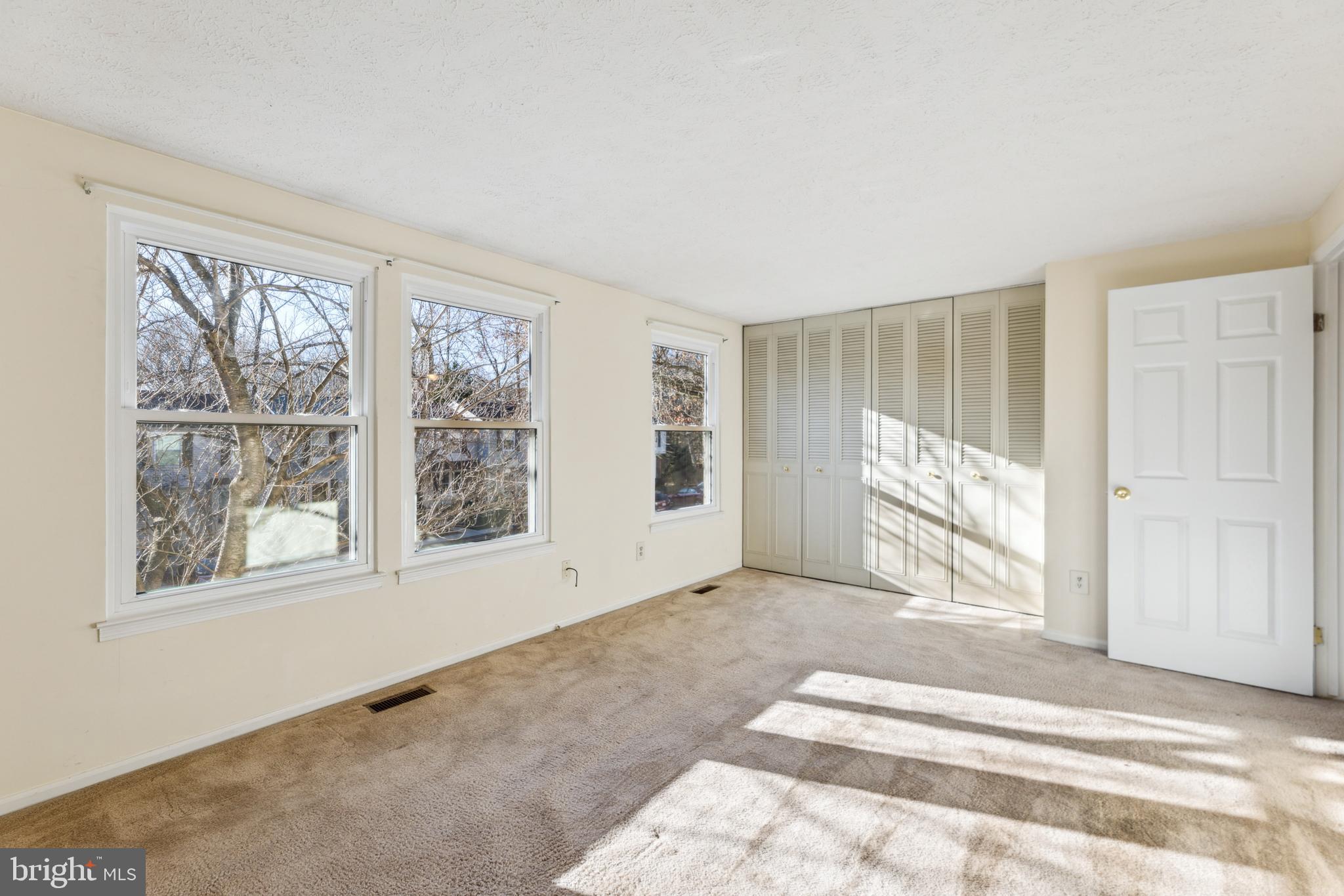 15023 OAK CREST COURT