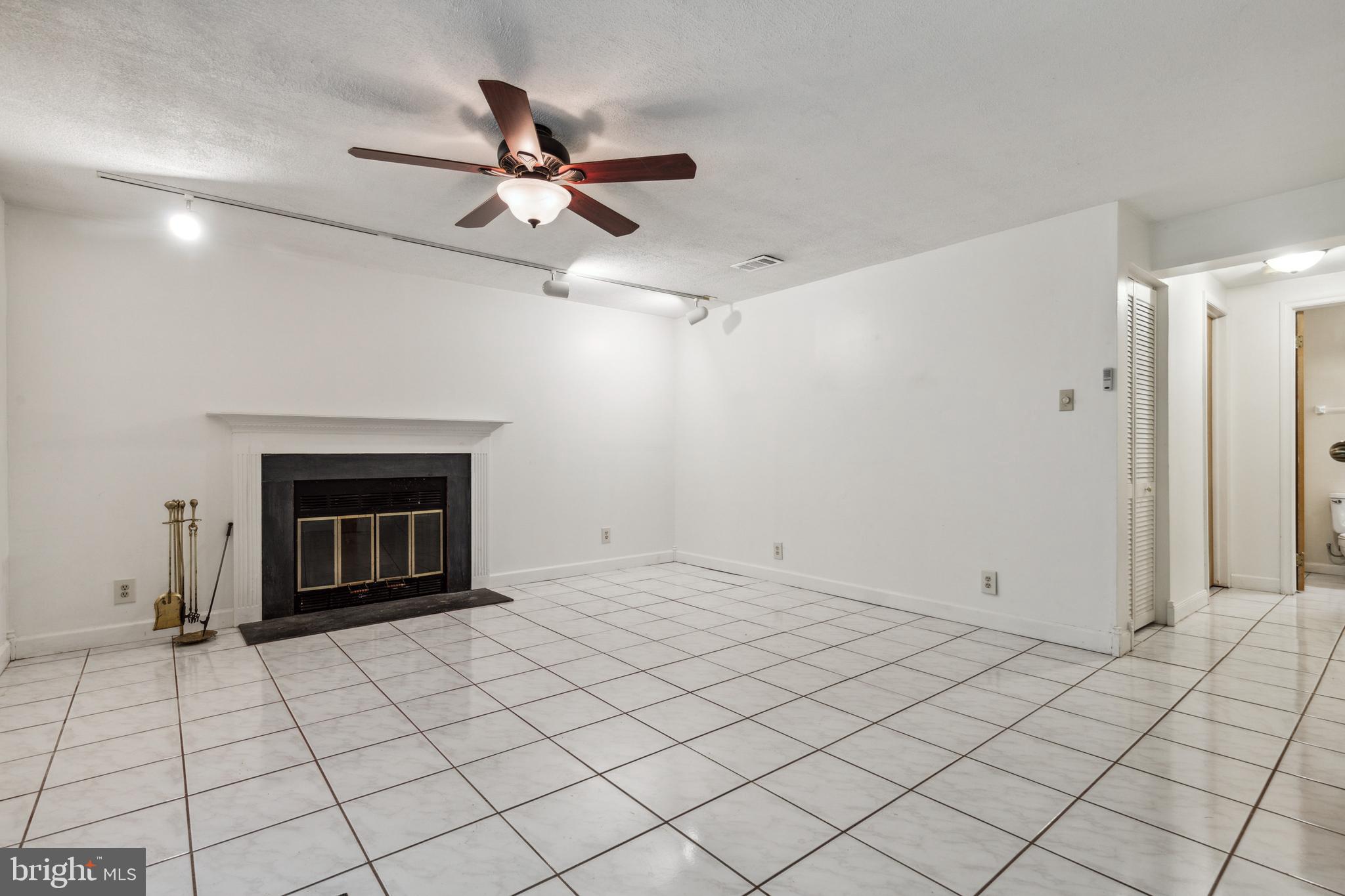 15023 OAK CREST COURT