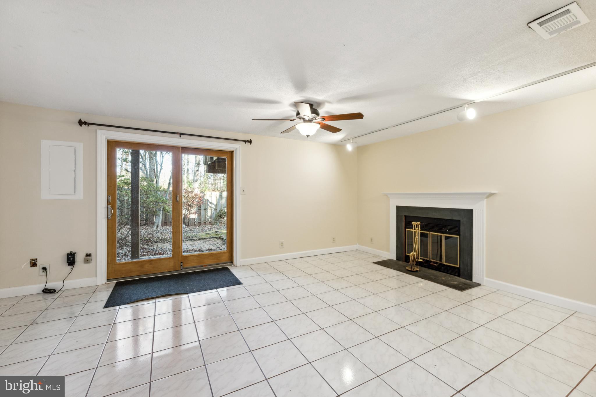 15023 OAK CREST COURT