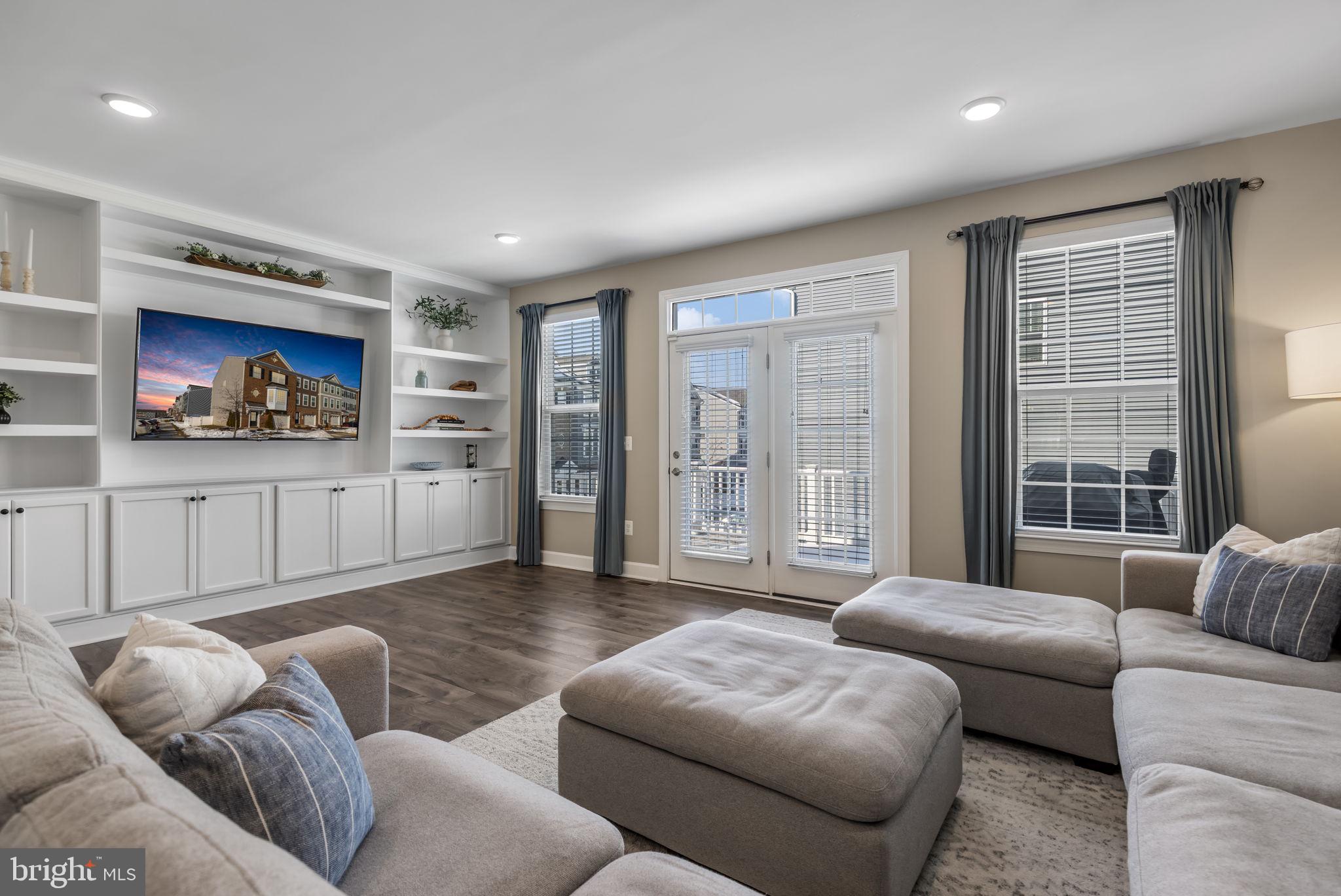 8762 ELSING GREEN DRIVE