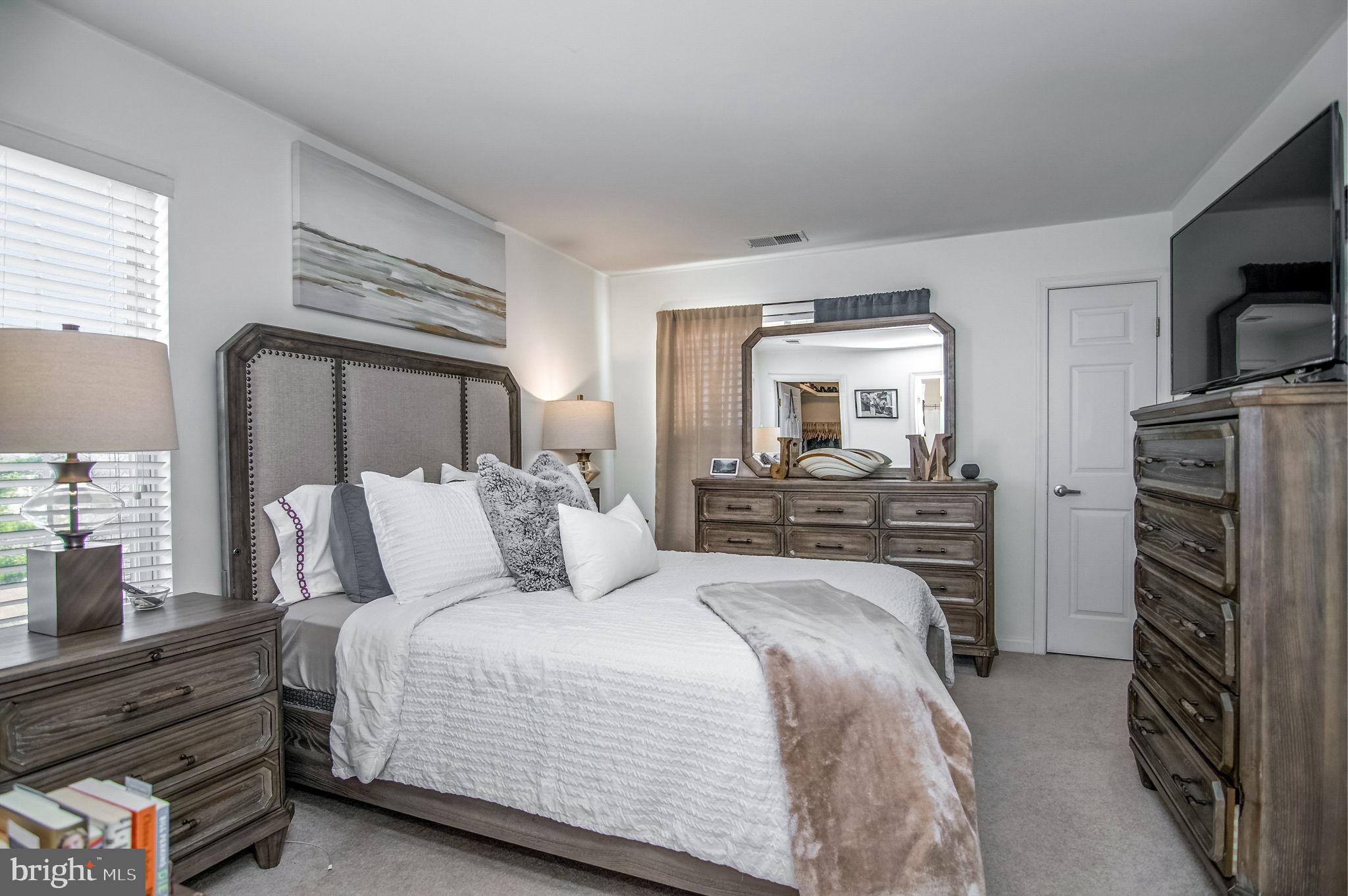 1066 GARDENVIEW LOOP 302