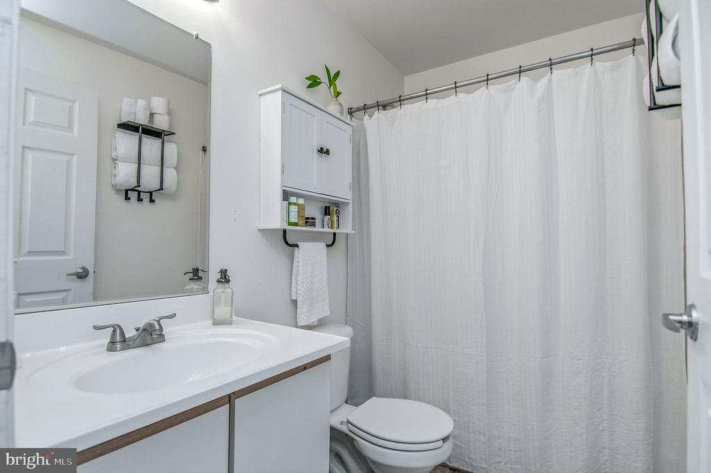 1066 GARDENVIEW LOOP 302