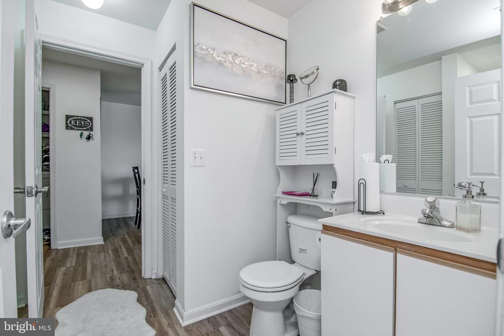 1066 GARDENVIEW LOOP 302