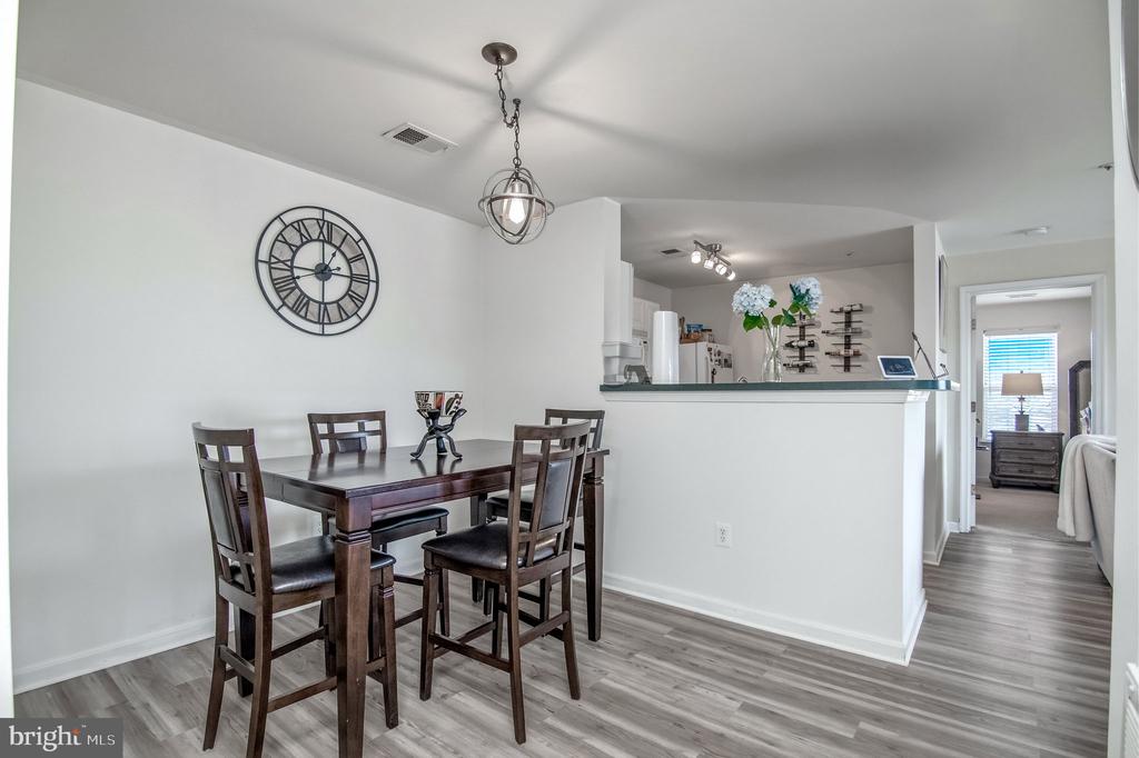 1066 GARDENVIEW LOOP 302